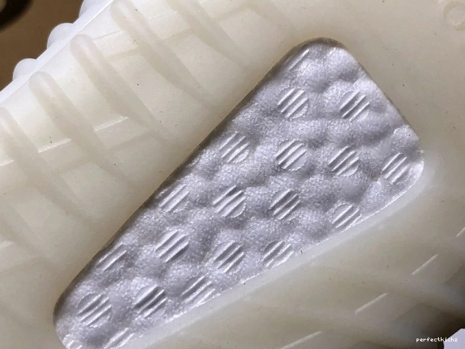 Yeezy White CP9366 Boost V2 Adidas Cream 350 0803